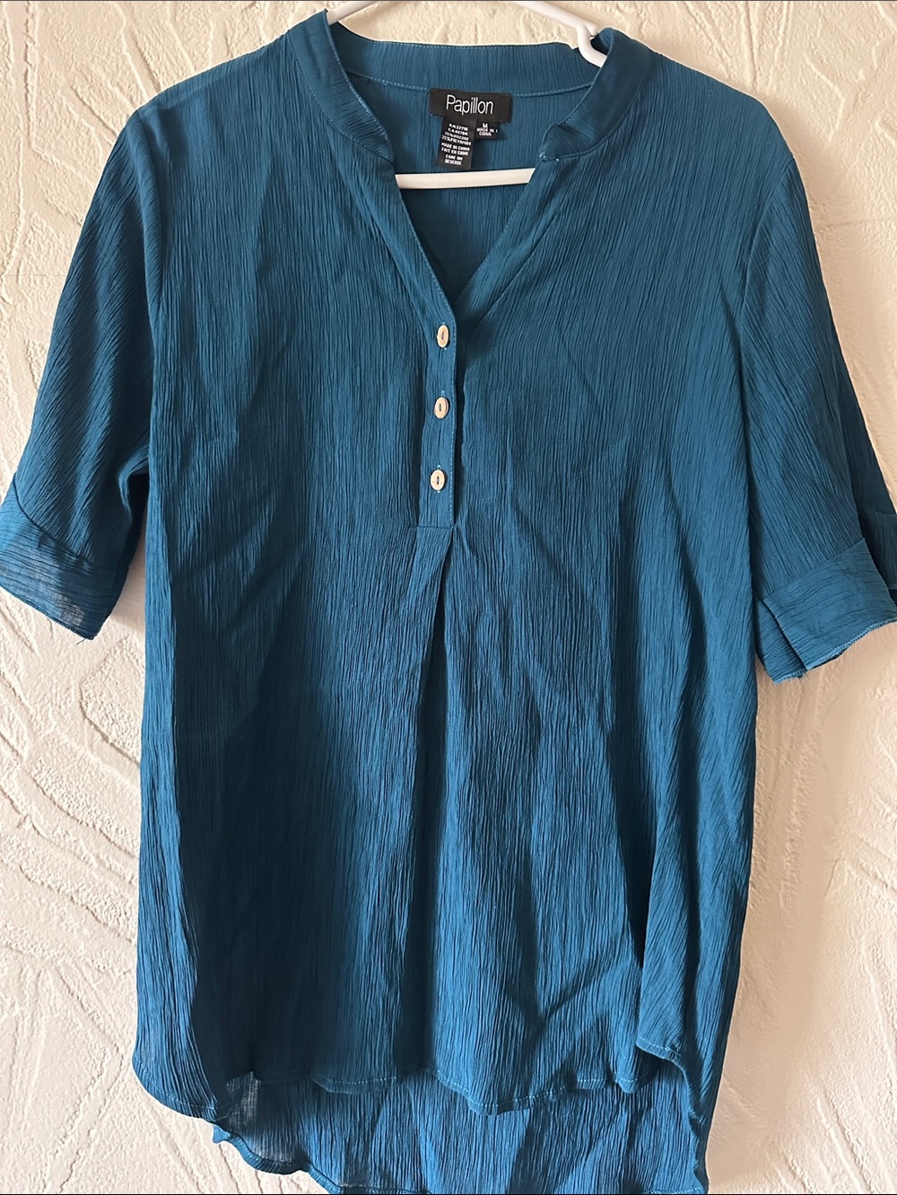 Papillon Blanc Teal Textured Split V-Neck Button-Up Tunic